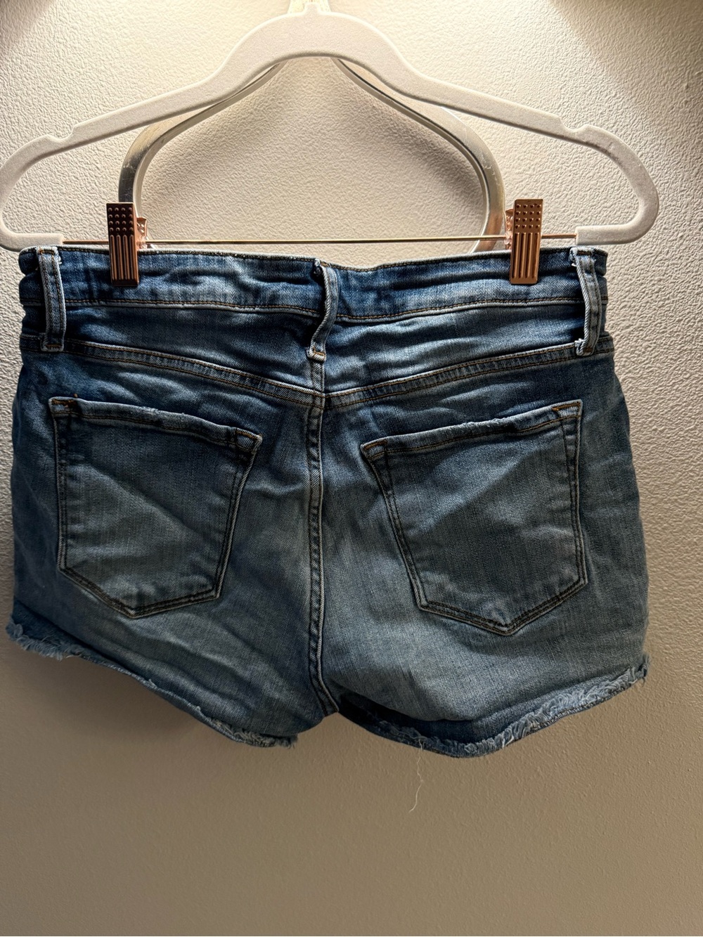 STS Blue Women’s Stretch Denim High-Rise Cutoff Shorts Sz 28 - Picture 3 of 4